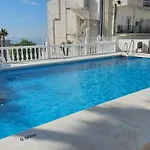 Fran Coastal Elegance Stylish With Sea Views And Seasonal Pool, Large Terrace By Namaste Elite شقة